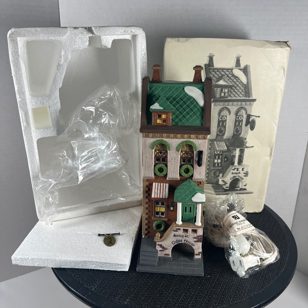 Dept 56 Christmas in the City Spring St. Coffee House 1993 Retired 58866